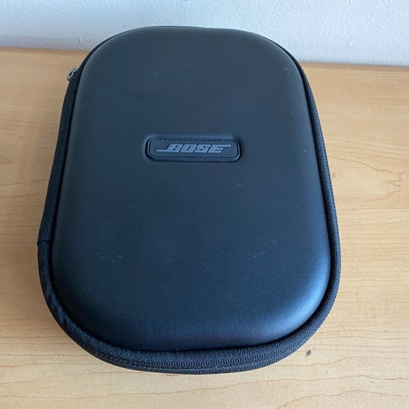 Bose QuietComfort 35 Noise Cancelling Headphones - Picture 12 of 13